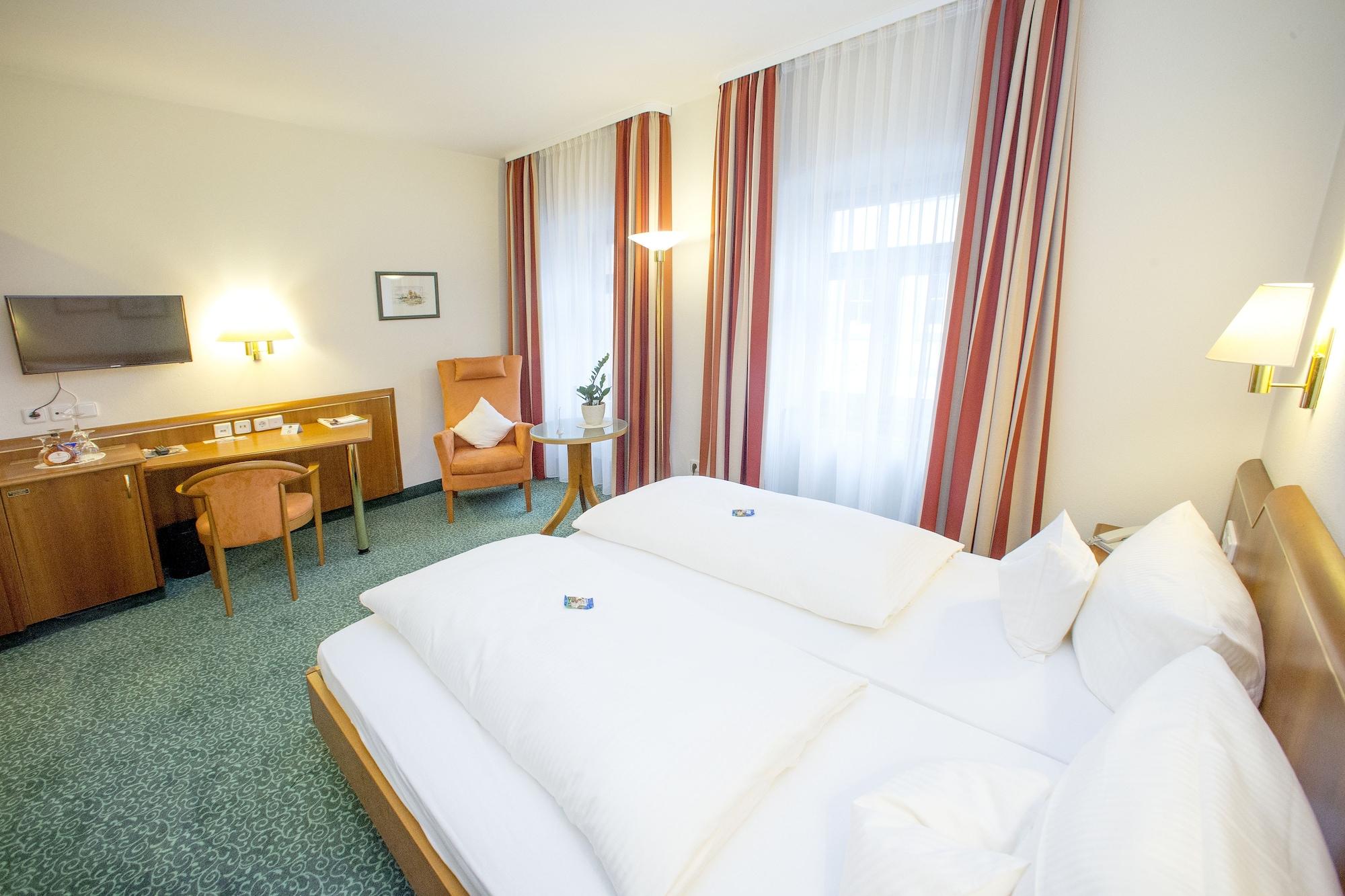 Hotel Weisses Lamm 파이츠획하임 외부 사진