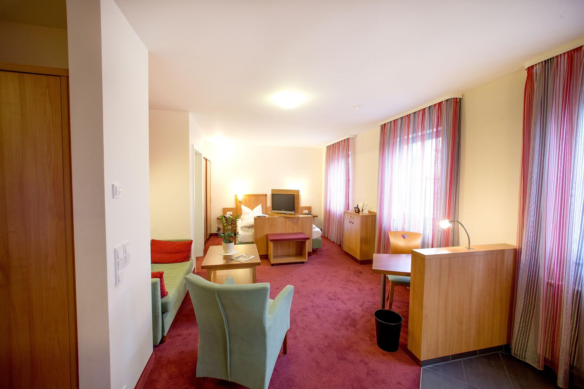 Hotel Weisses Lamm 파이츠획하임 외부 사진