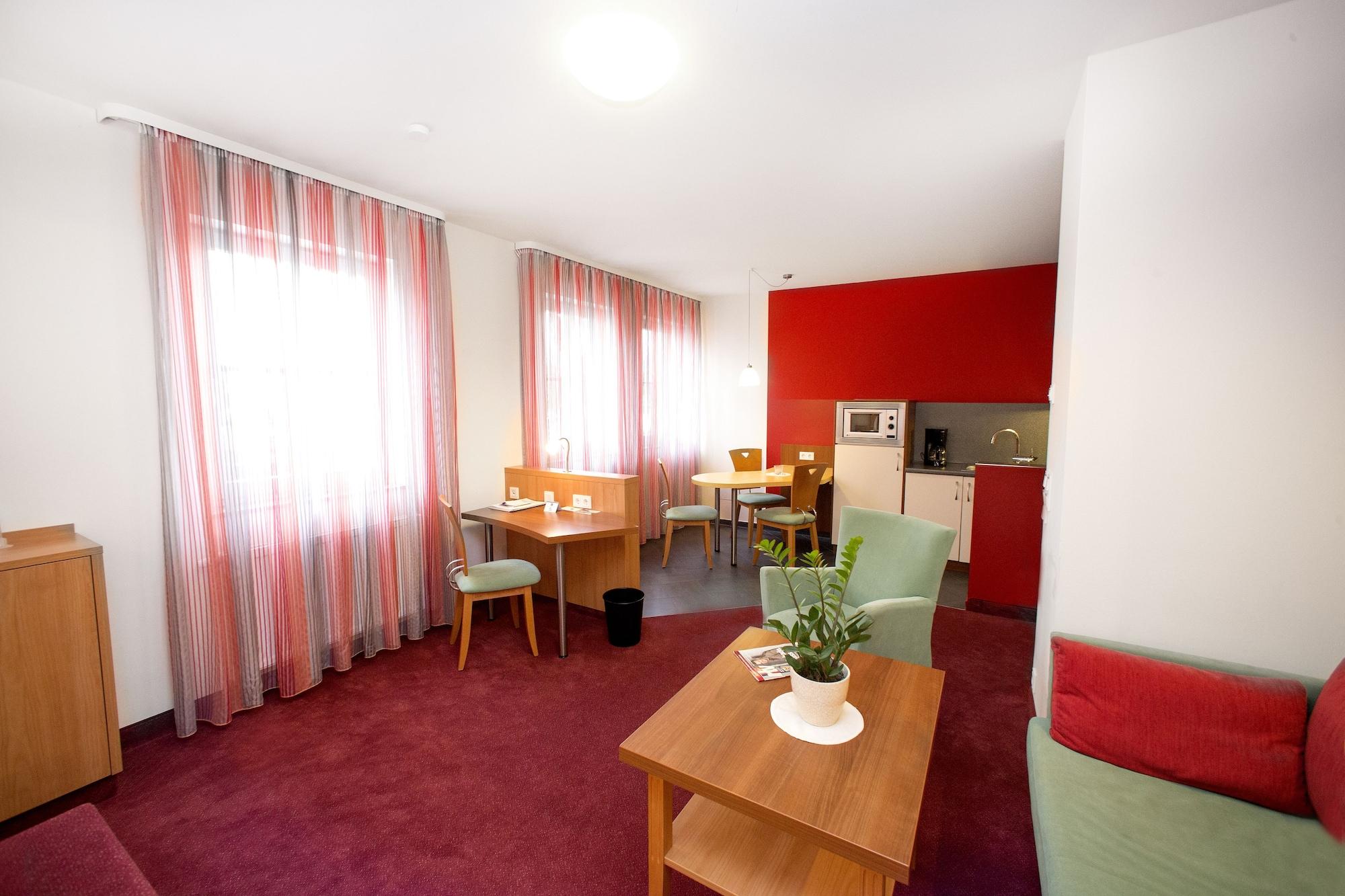 Hotel Weisses Lamm 파이츠획하임 외부 사진
