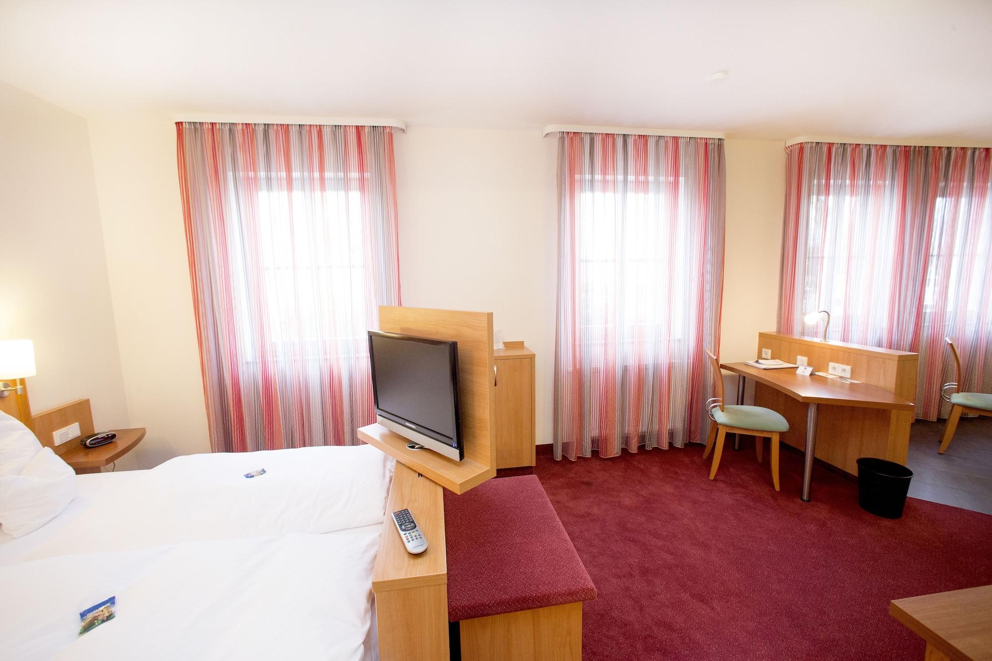 Hotel Weisses Lamm 파이츠획하임 외부 사진
