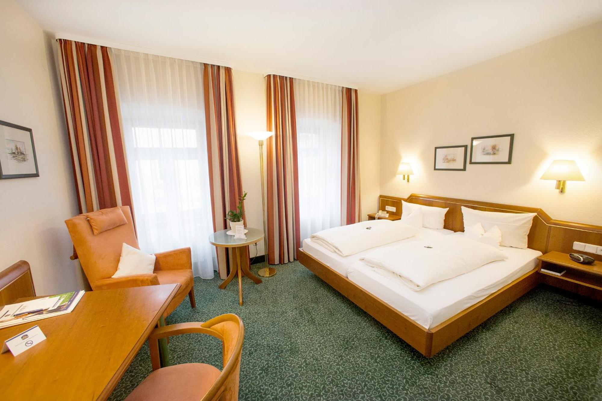 Hotel Weisses Lamm 파이츠획하임 외부 사진