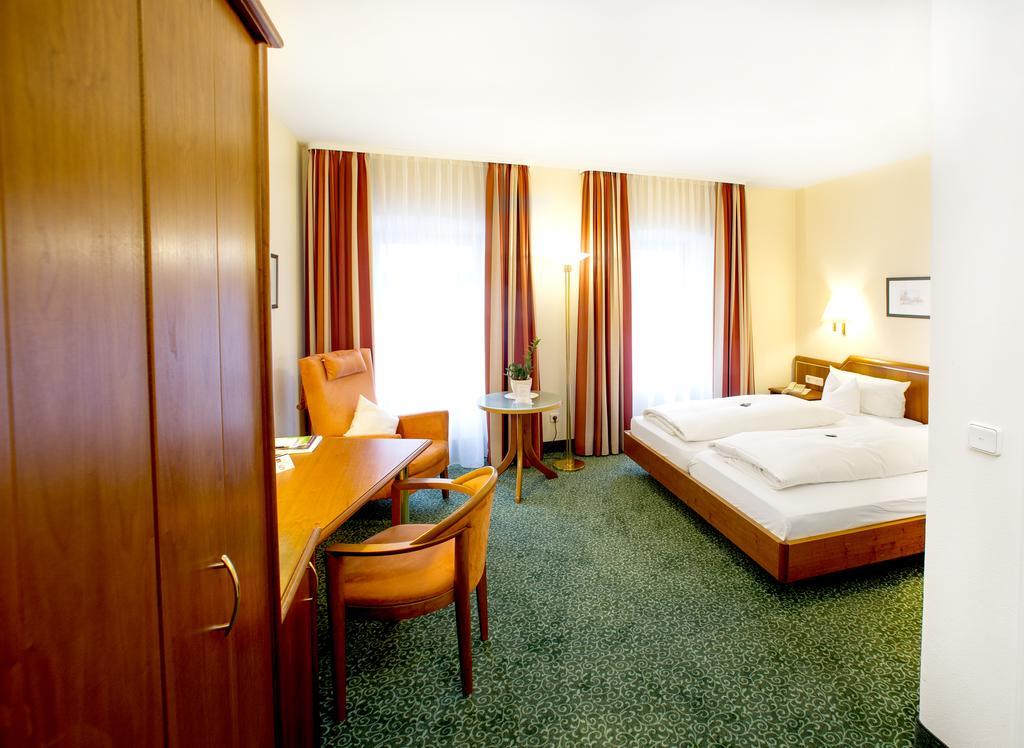 Hotel Weisses Lamm 파이츠획하임 외부 사진
