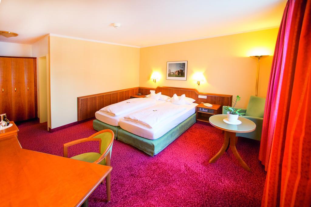 Hotel Weisses Lamm 파이츠획하임 외부 사진