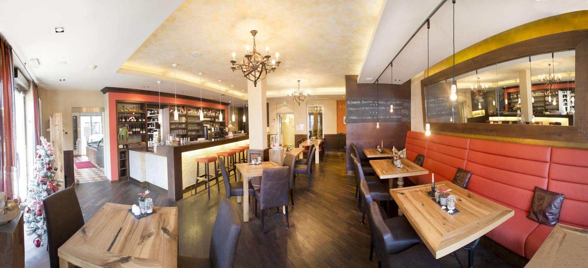 Hotel Weisses Lamm 파이츠획하임 외부 사진