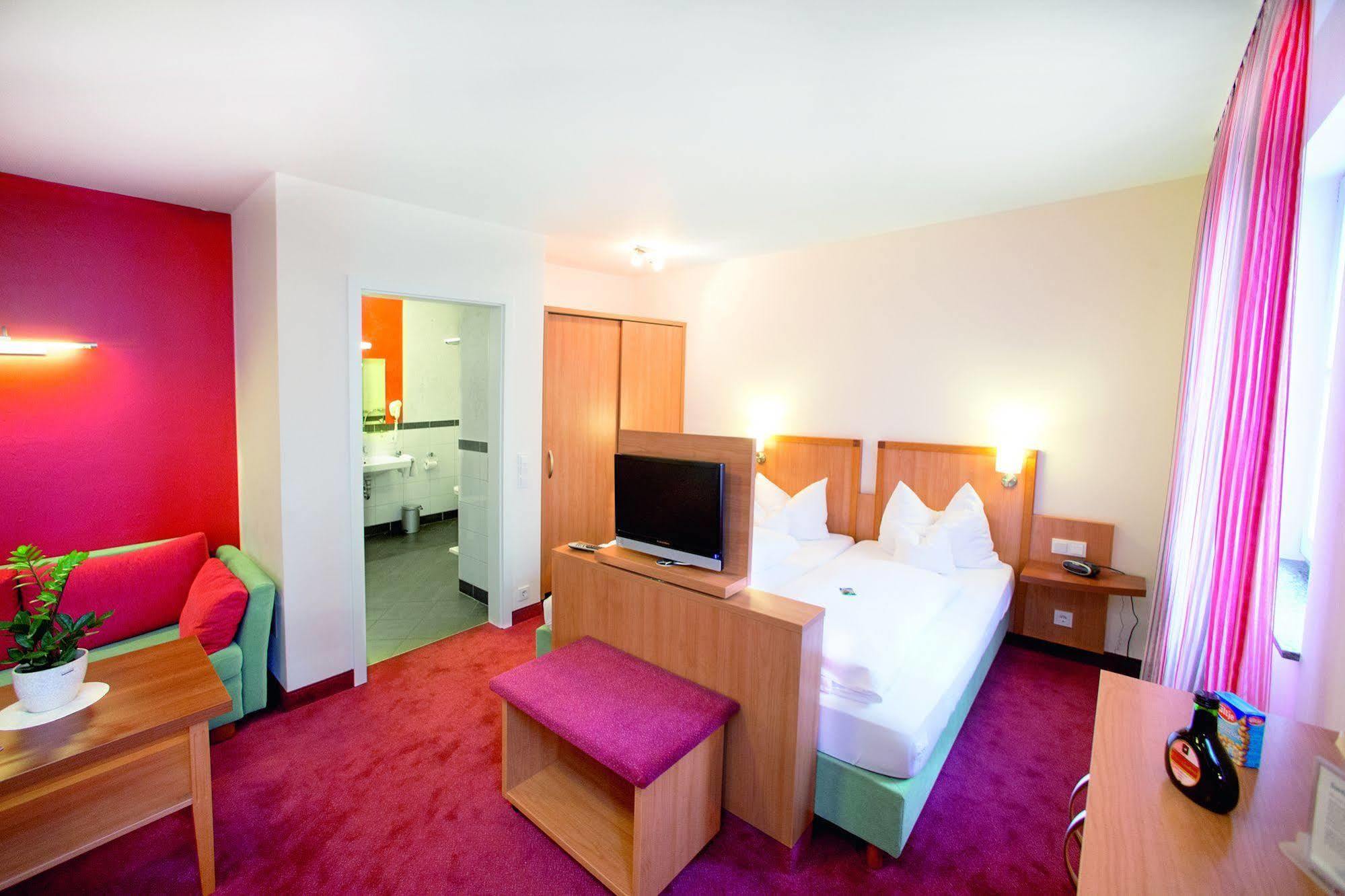 Hotel Weisses Lamm 파이츠획하임 외부 사진